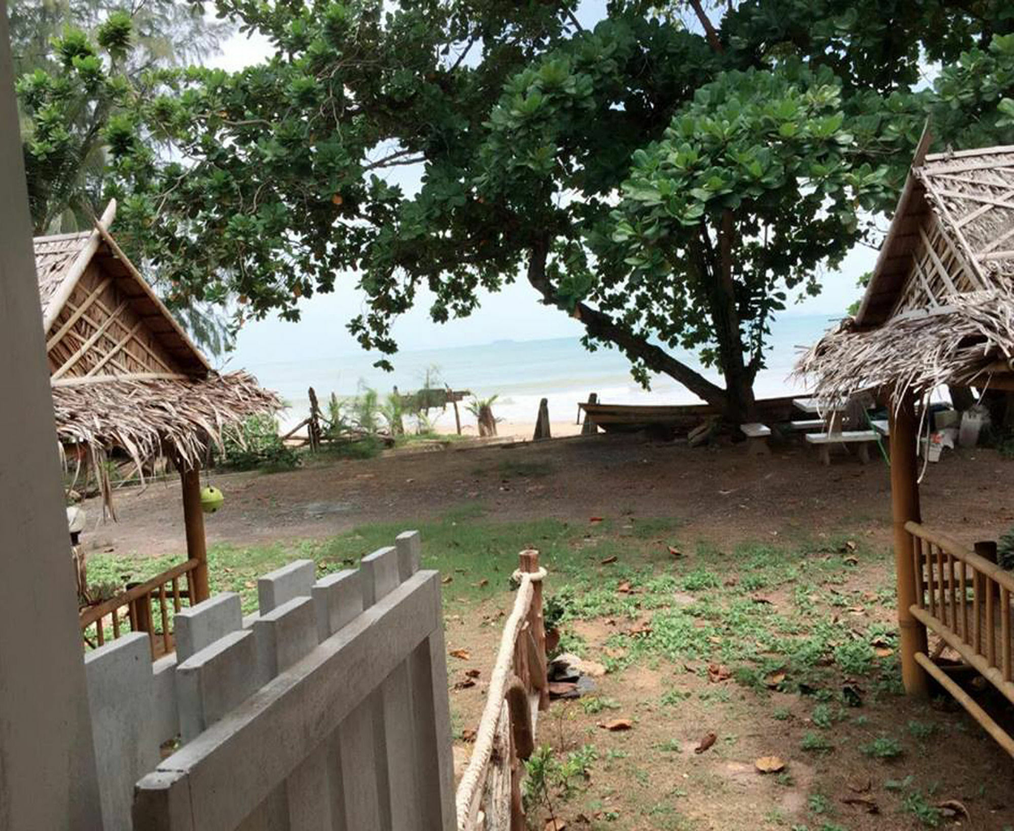 Rann Chalet Beach Side Ko Lanta Exterior foto